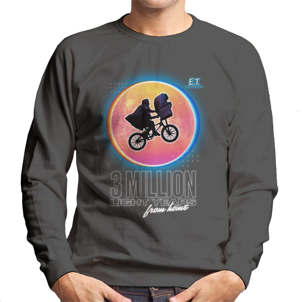 E.T. 3 Million Light Years From Home Men's Sweatshirt product image 4